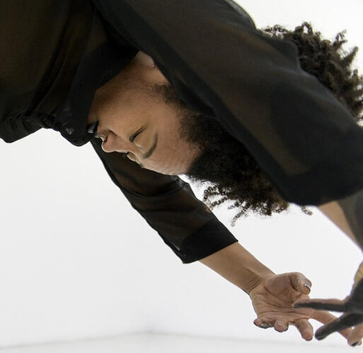 Darktraces - Joana Castro ______ © Pedro Sardinha