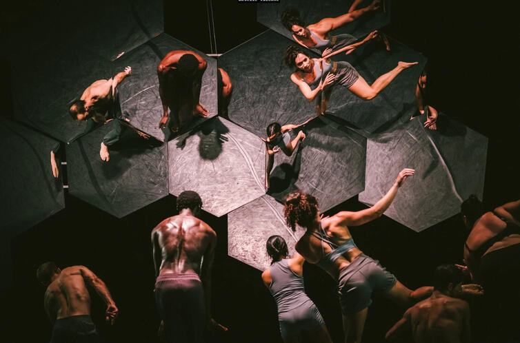 Corpo Clandestino - Victor Hugo Pontes | Nome Próprio ______ © Estelle Valente